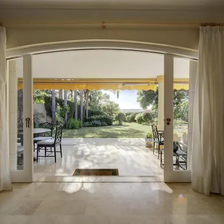 3088 Luxury Oasis Вилла Марбелья